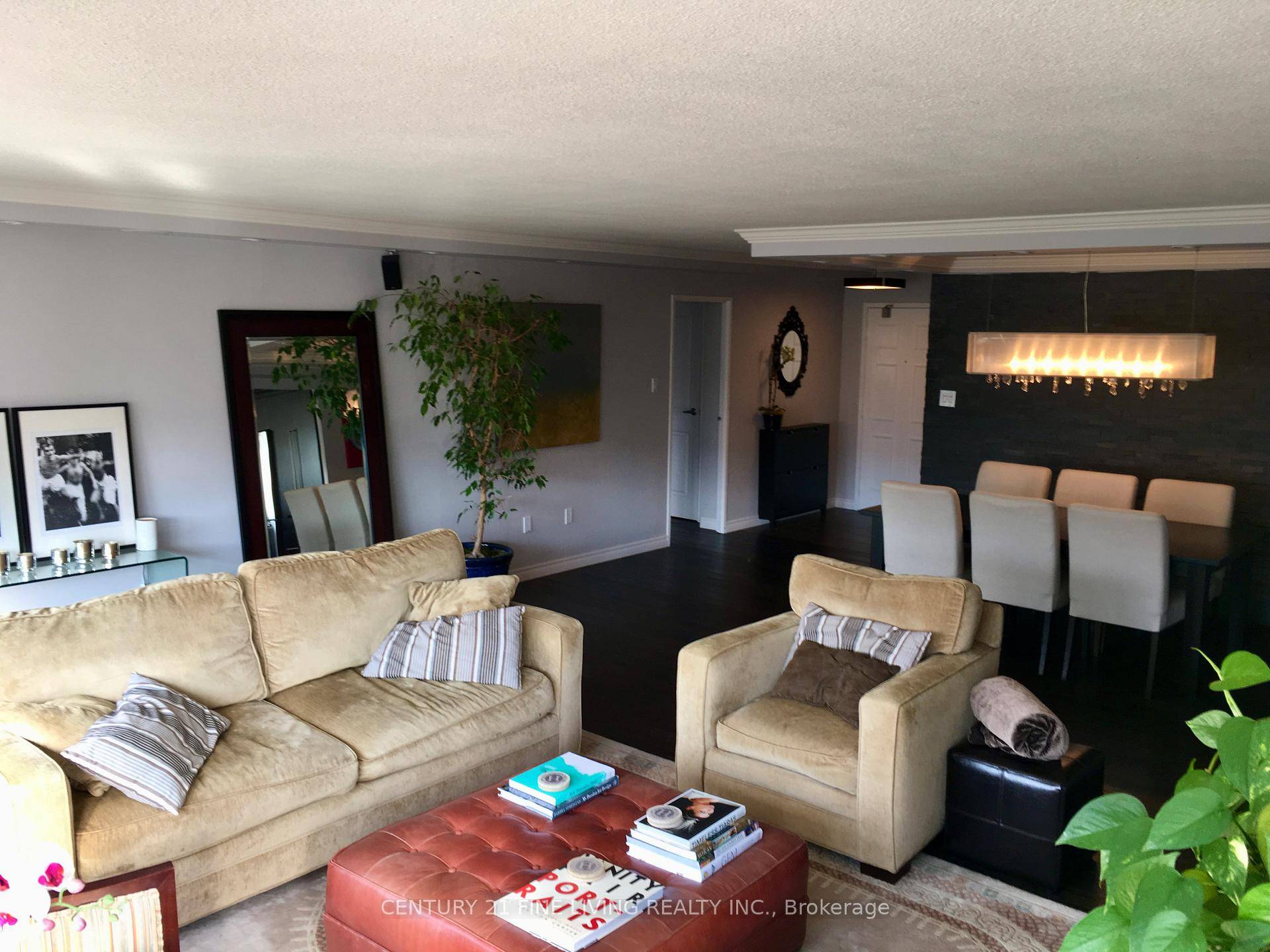 Live in this bright massive rarely offered luxury 1800 sq ft modern downtown condo.
