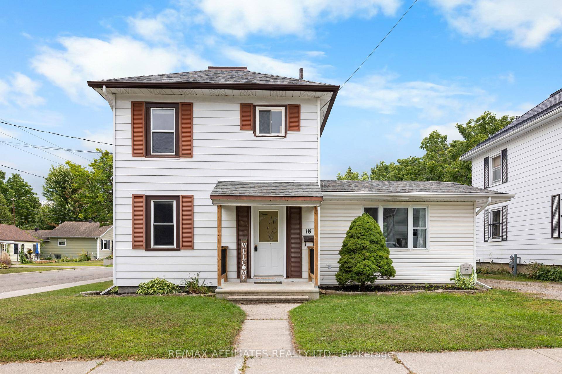 This charming property offers incredible potential for both homeowners and investors alike.