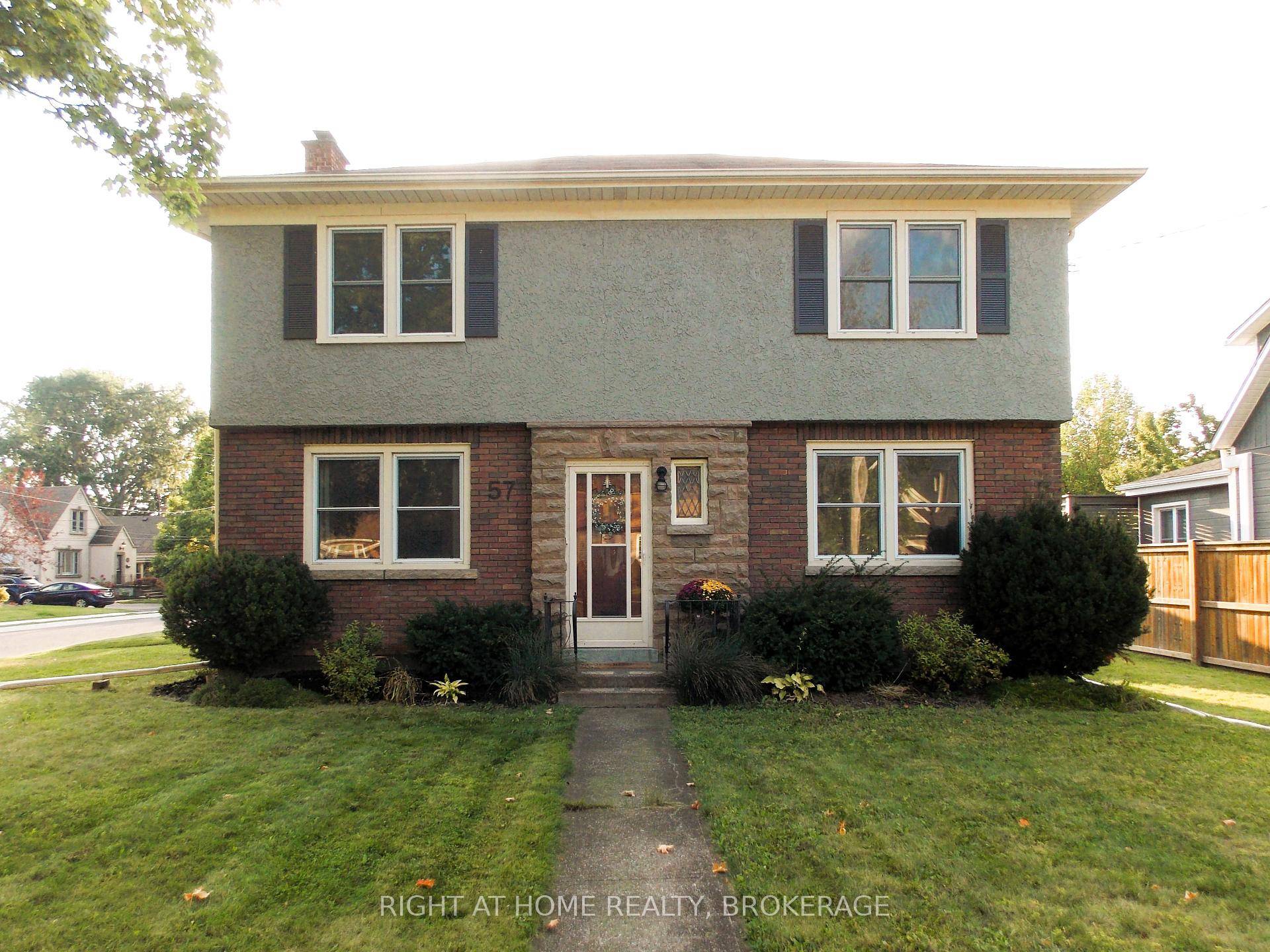 Charming Two Story Home in Sought After Chippawa Park !