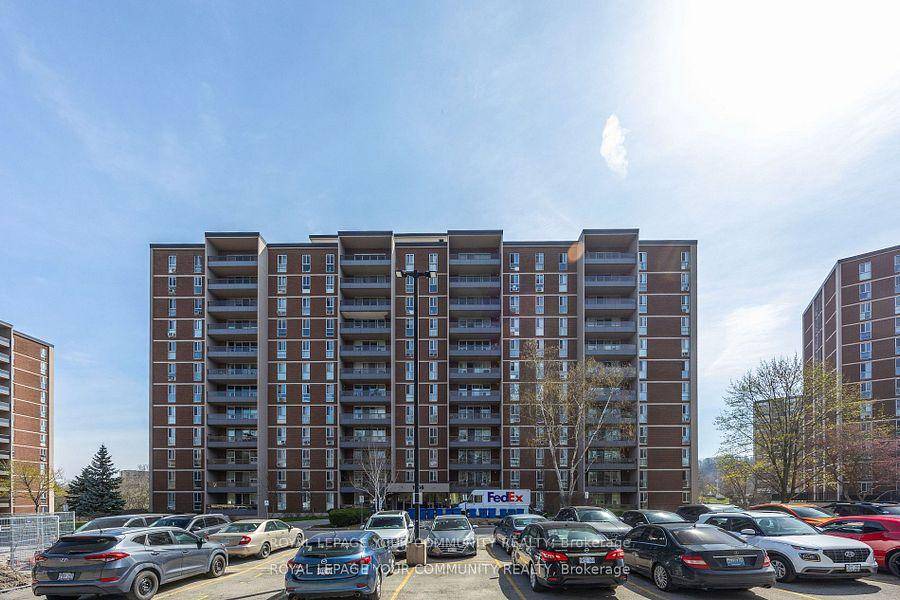 This stunning recently renovated 3 bedroom, 2 bathroom west facing condo on the 8th floor offers a spacious open concept living and dining area, perfect for entertaining or relaxing.