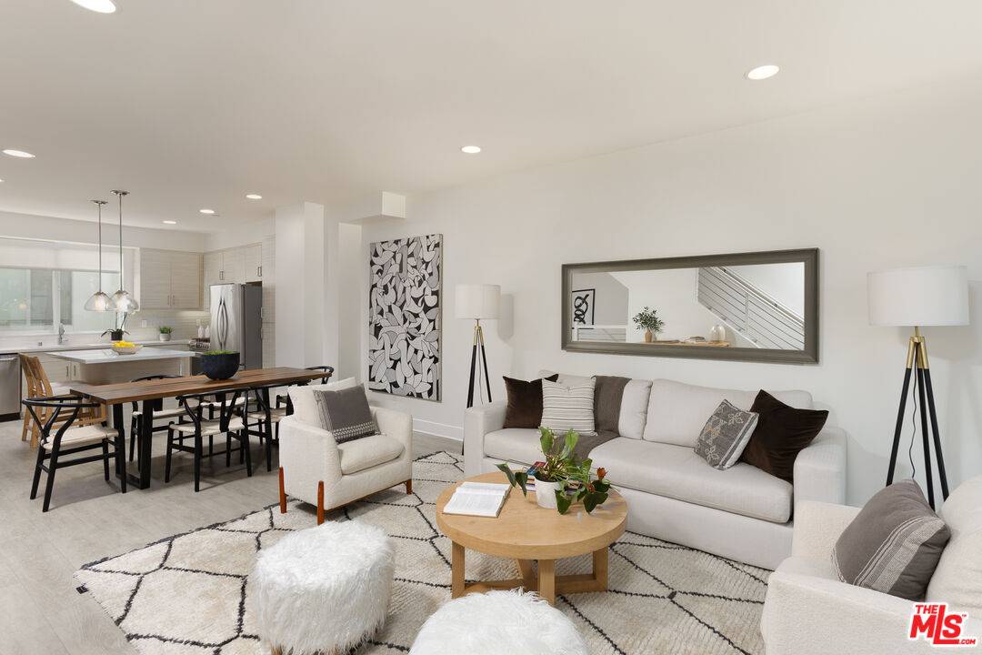 6067  W Studio Ct 3BR Hancock Park La