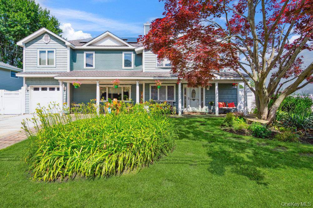 Beautiful and spacious 4 5 bedroom home with lots of curb appeal !