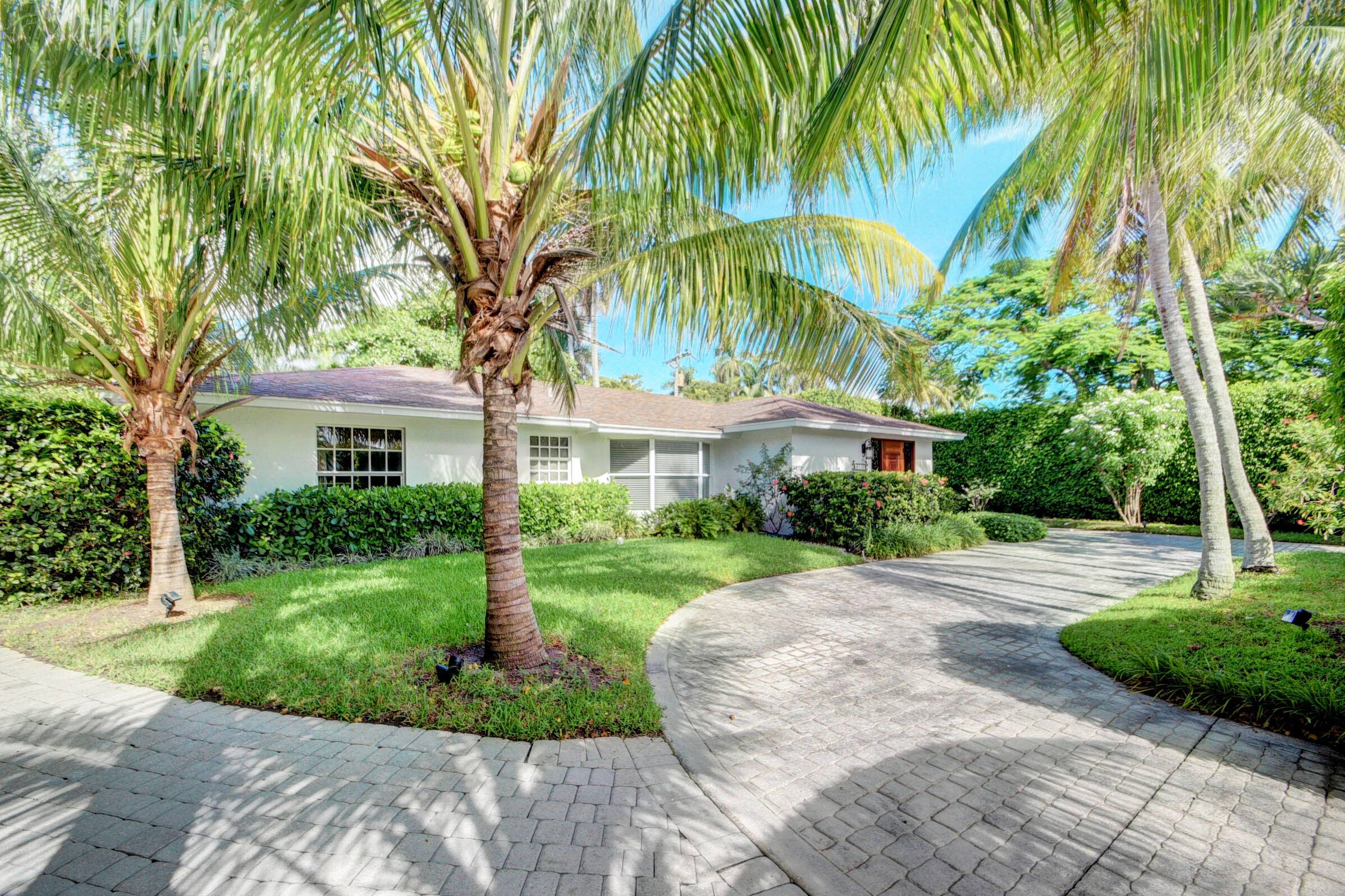 Welcome to this beautiful beach home in the town of Ocean Ridge, located in the Palm Beaches Barrier Island.