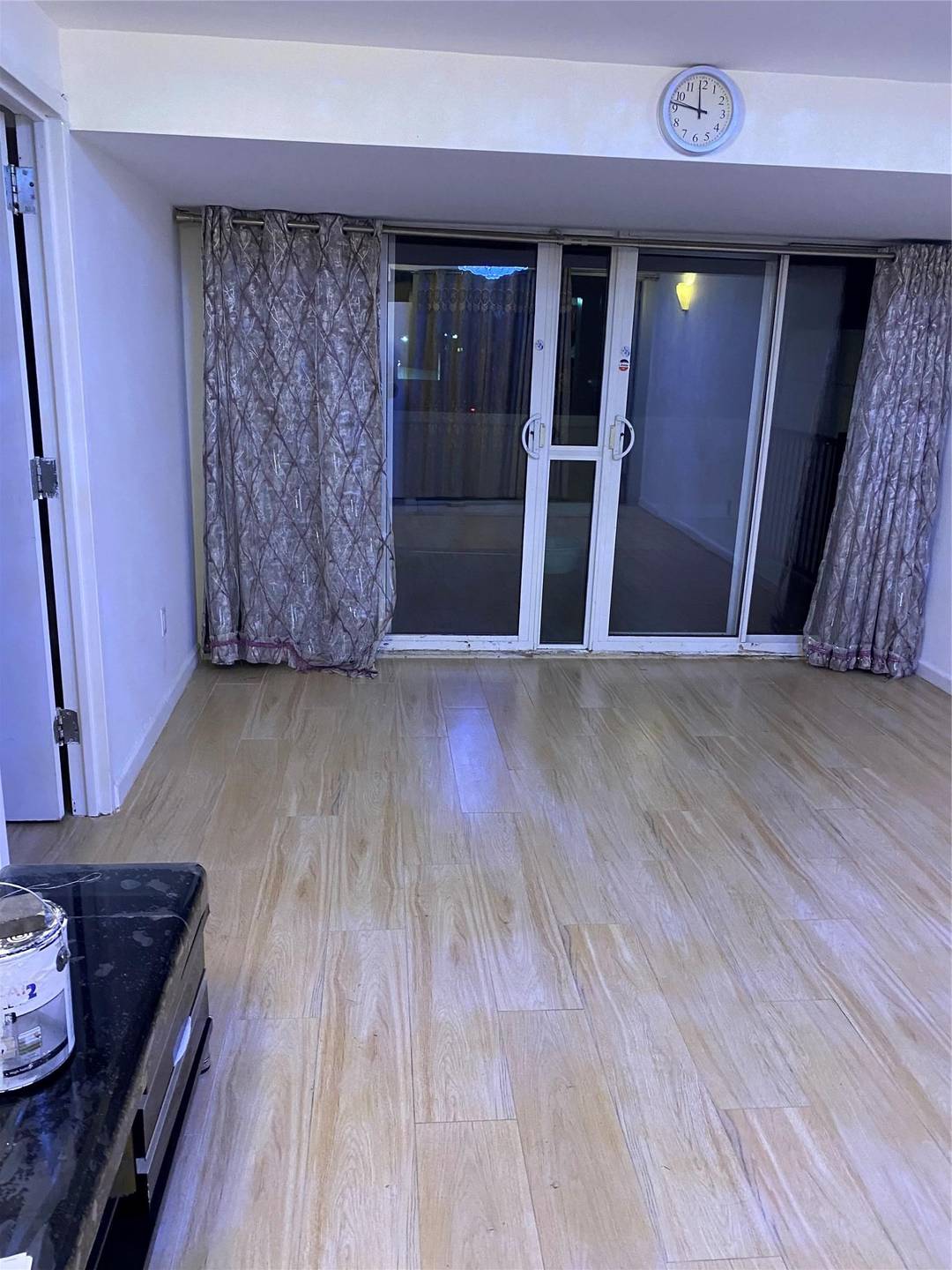 This is a 5 Bedroom 2 Bath Duplex Condo Apt with Roof Top Access that can hold over 50 people, with a 1000 sq ft balcony.