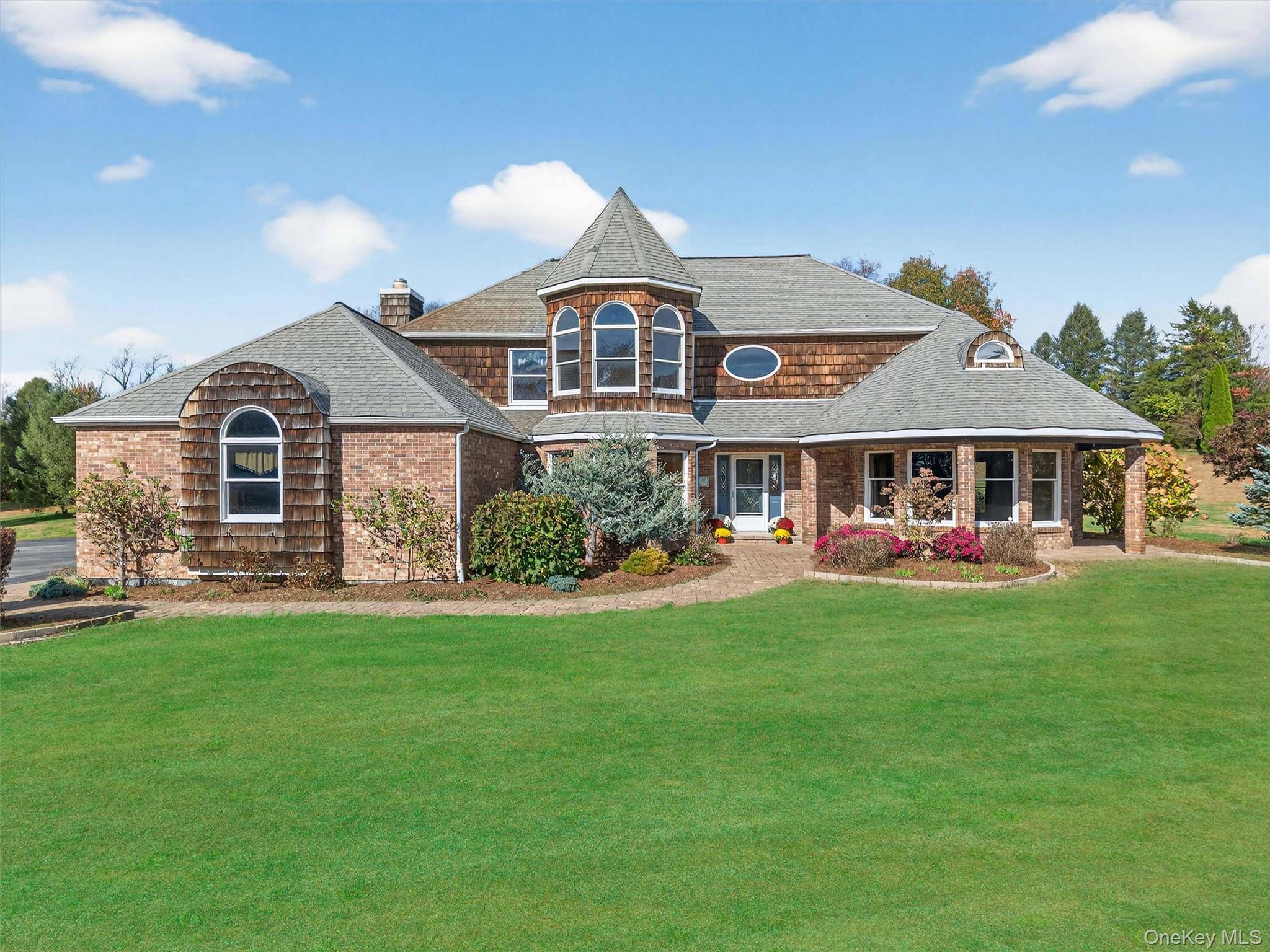 Lovingly maintained and offered for the first time on the market !