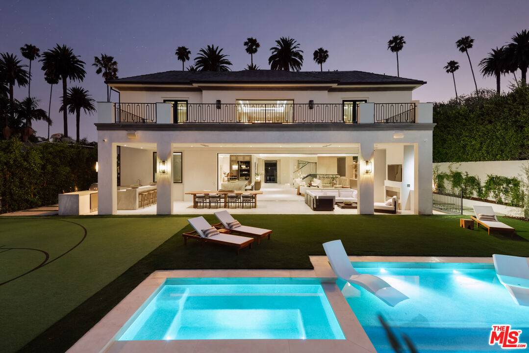 620  N Bedford Dr 7BR Beverly Hills Post Office | B.H.P.O. La