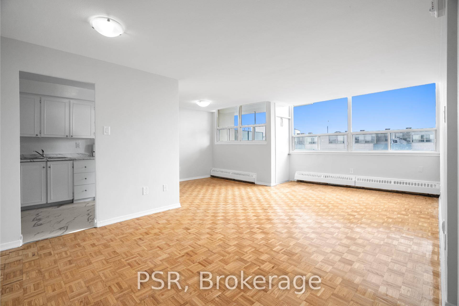BONUS 2 Months Free Rent Minimum 1 year term Welcome home to 1442 Lawrence !