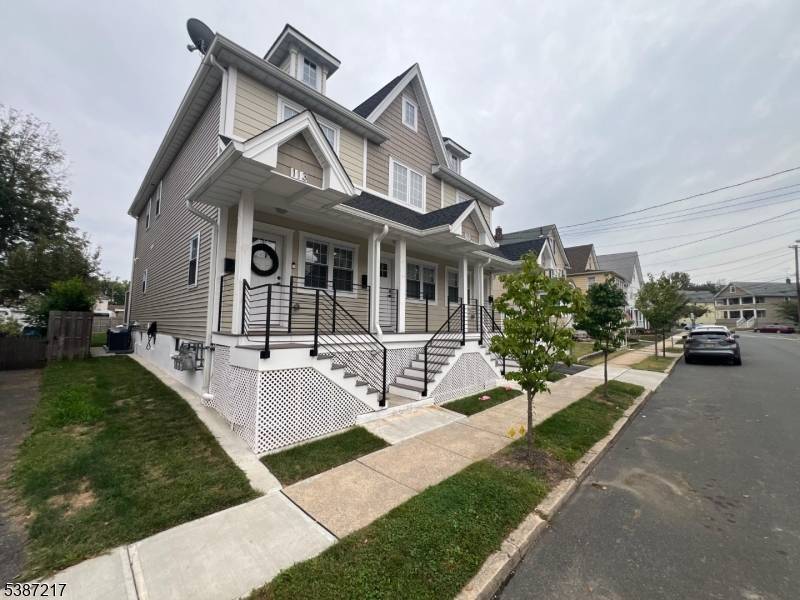 Excellent Investment Opportunity in the Heart of Garwood, NJ !