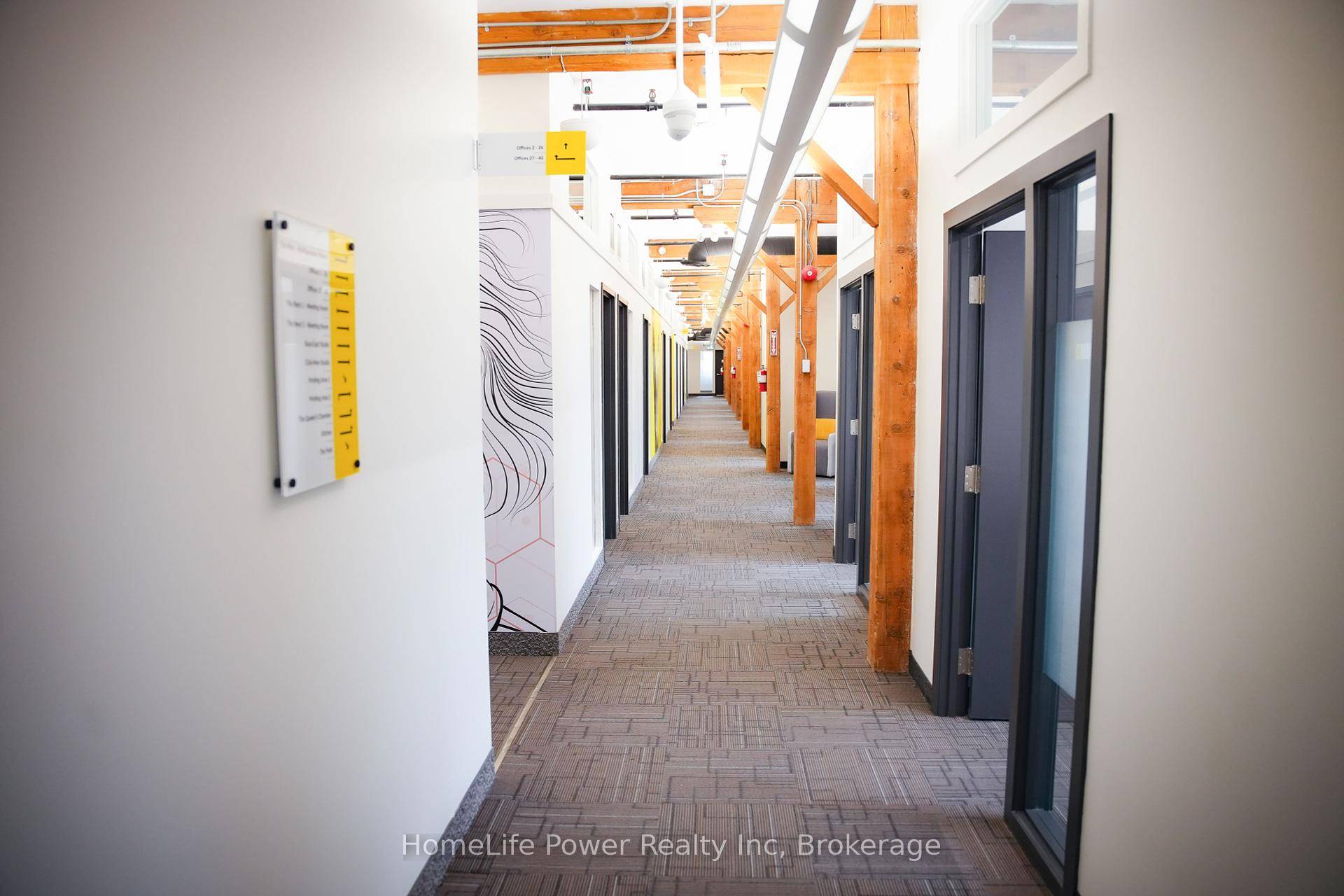 DISCOVER YOUR NEXT BUSINESS EDGE AT THIS PRIME OFFICE LOCATION.