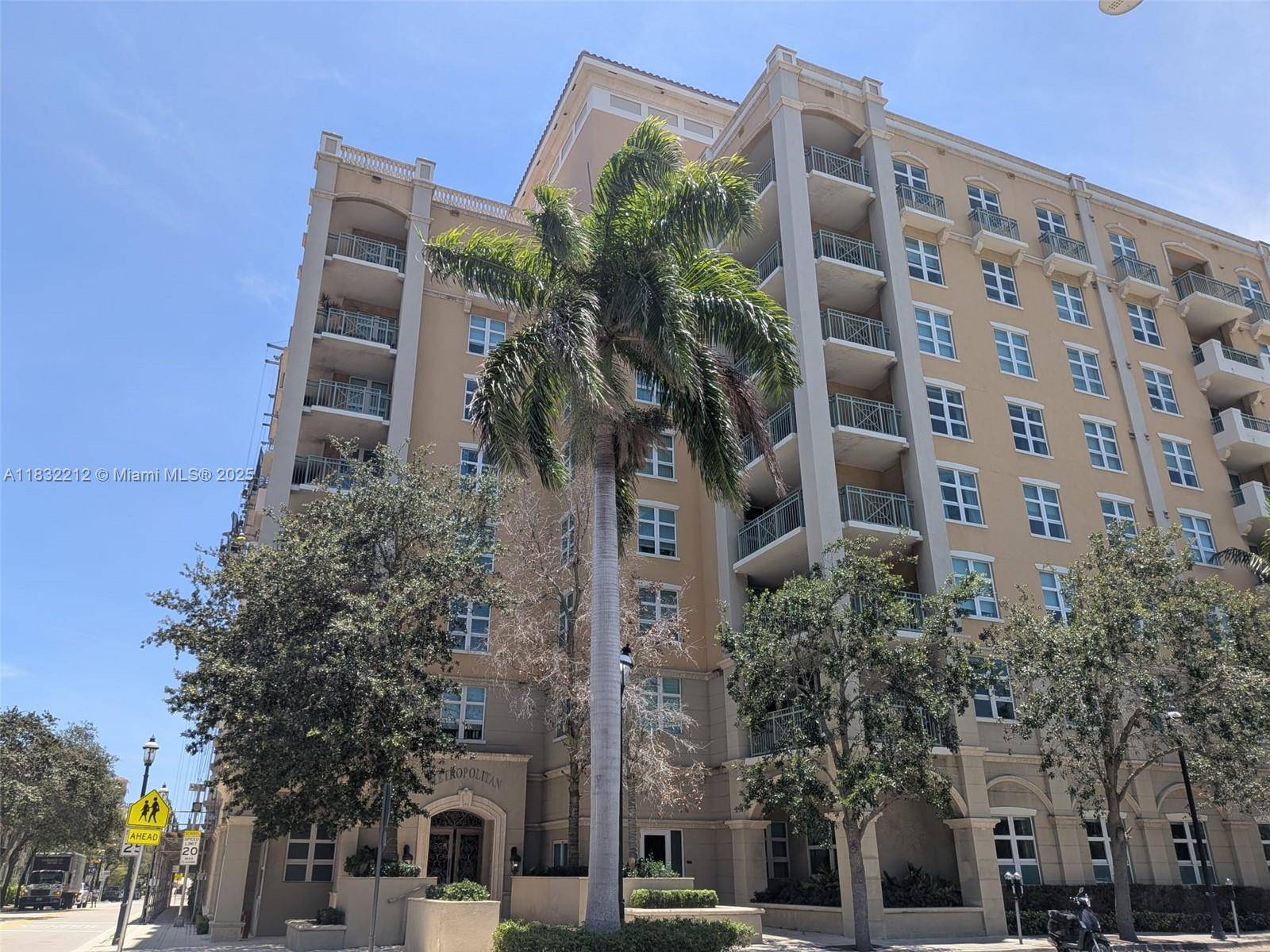 Investor Opportunity ! Enjoy immediate income with this leased penthouse 1 bed 1.