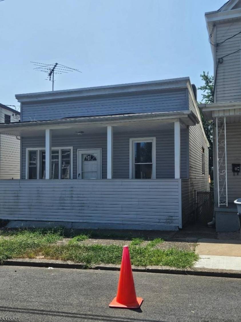 8Th Ave Paterson City New Jersey Single-Family