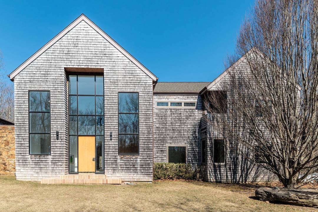 Sag Harbor Modern Retreat With 5 Bedrooms, Pool & Poolhouse