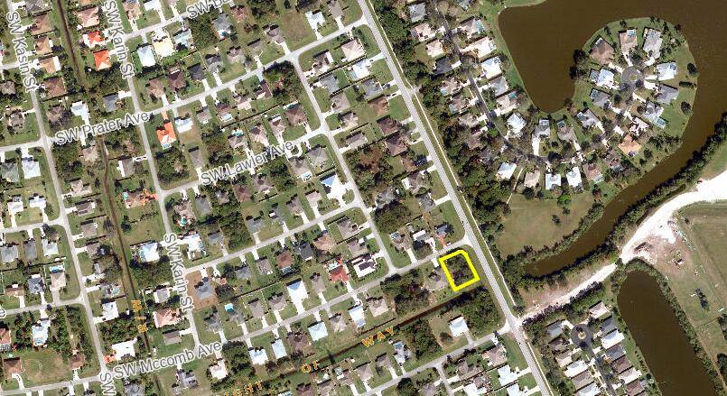 Prime 11, 891 sq ft corner lot in a growing Port St.