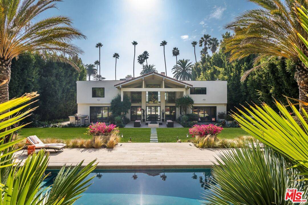 916   Benedict Canyon Dr Beverly Hills Post Office | B.H.P.O. LA