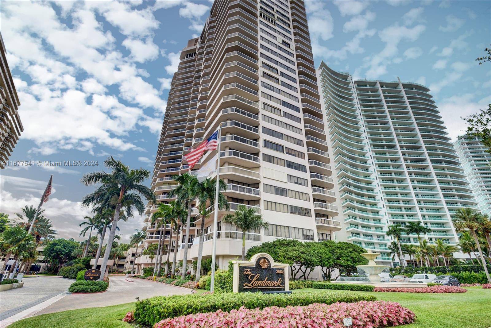 Wow ! Enter and be wowed by the amazing Golf, Ocean, and Intracoastal views !