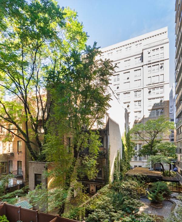 STUDIO SANCTUARY at the CROSSROADS of GRAMERCY and GREENWICH VILLAGE.