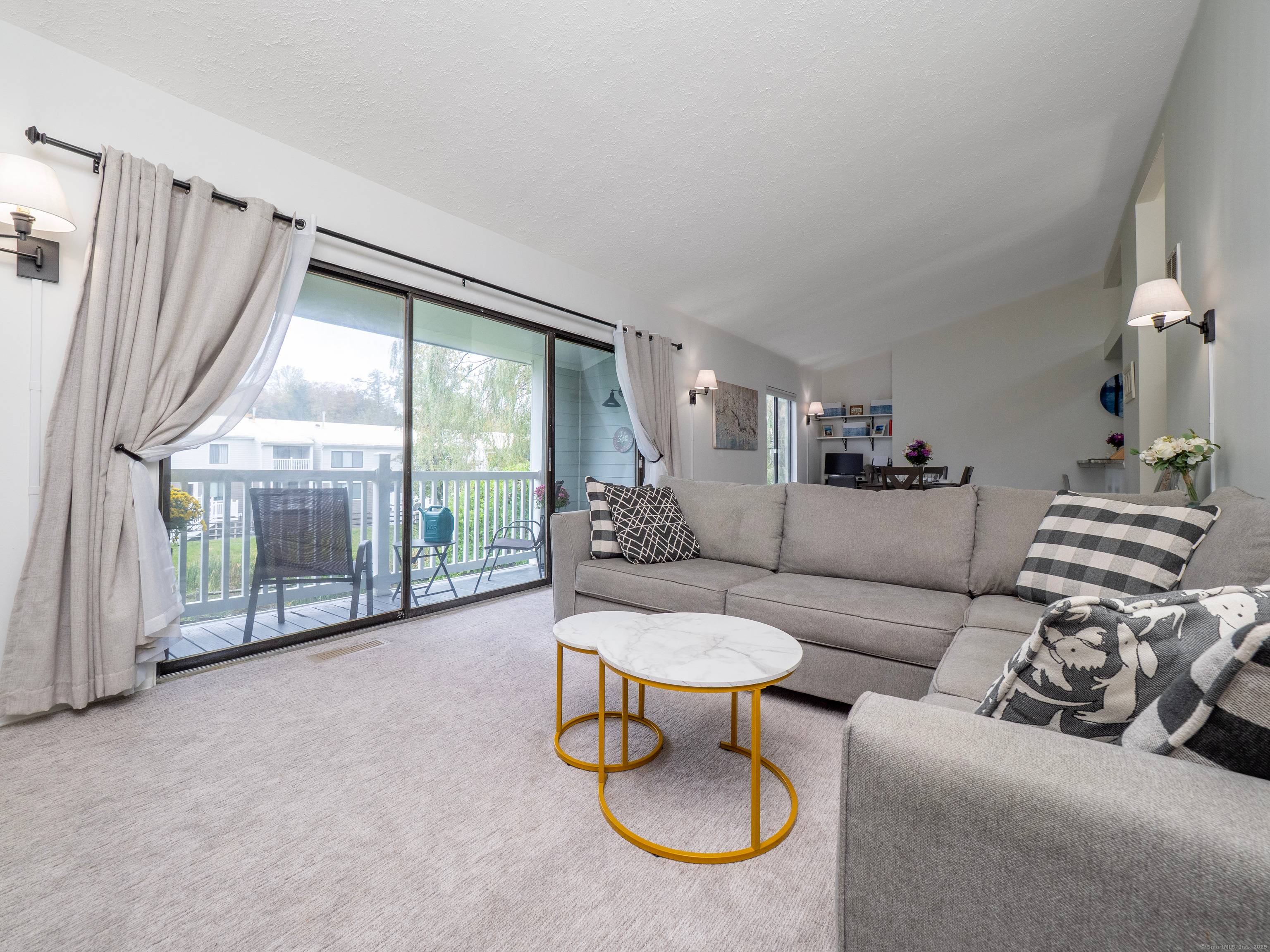 One of only a few 3BR 2BR den Casagmo units !