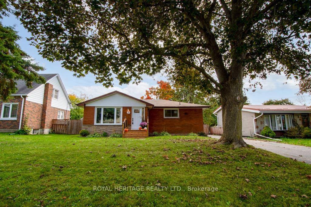Charming Solid Brick Bungalow in a Family Friendly Neighbourhood.