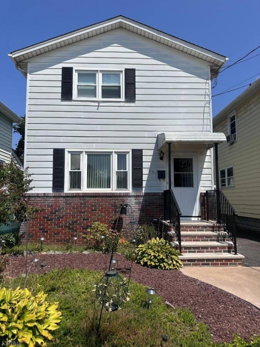 This well maintained colonial has so much to offer with a new front porch, new composite deck, fenced in yard, 3 bedrooms, 2 full baths, partially finished basement, updated kitchen, ...
