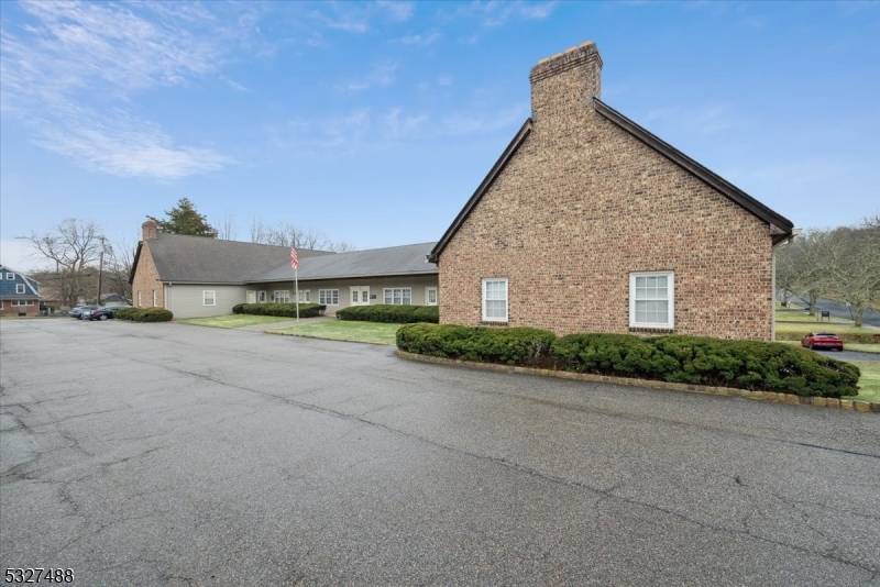 UNBELIEVABLE SHAWNEE PROFESSIONAL BUILDING, WELL MAINTAINED MIXED USE MEDICAL OFFICE SUITES AVAILABLE IN DESIRABLE WATCHUNG BUSINESS LOCATION, HIGH VISIBILITY, STREET LEVEL SUITES AVAILABLE 815 SF, 450 SF and 1495 SF ...
