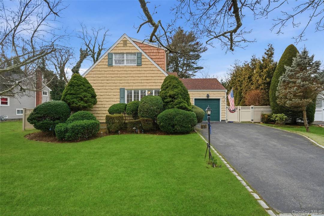 Welcome to this well maintained 3 bedroom, 3 bath split level home located in the Village of Amityville, set on a 70x100 lot with a one car garage and private ...