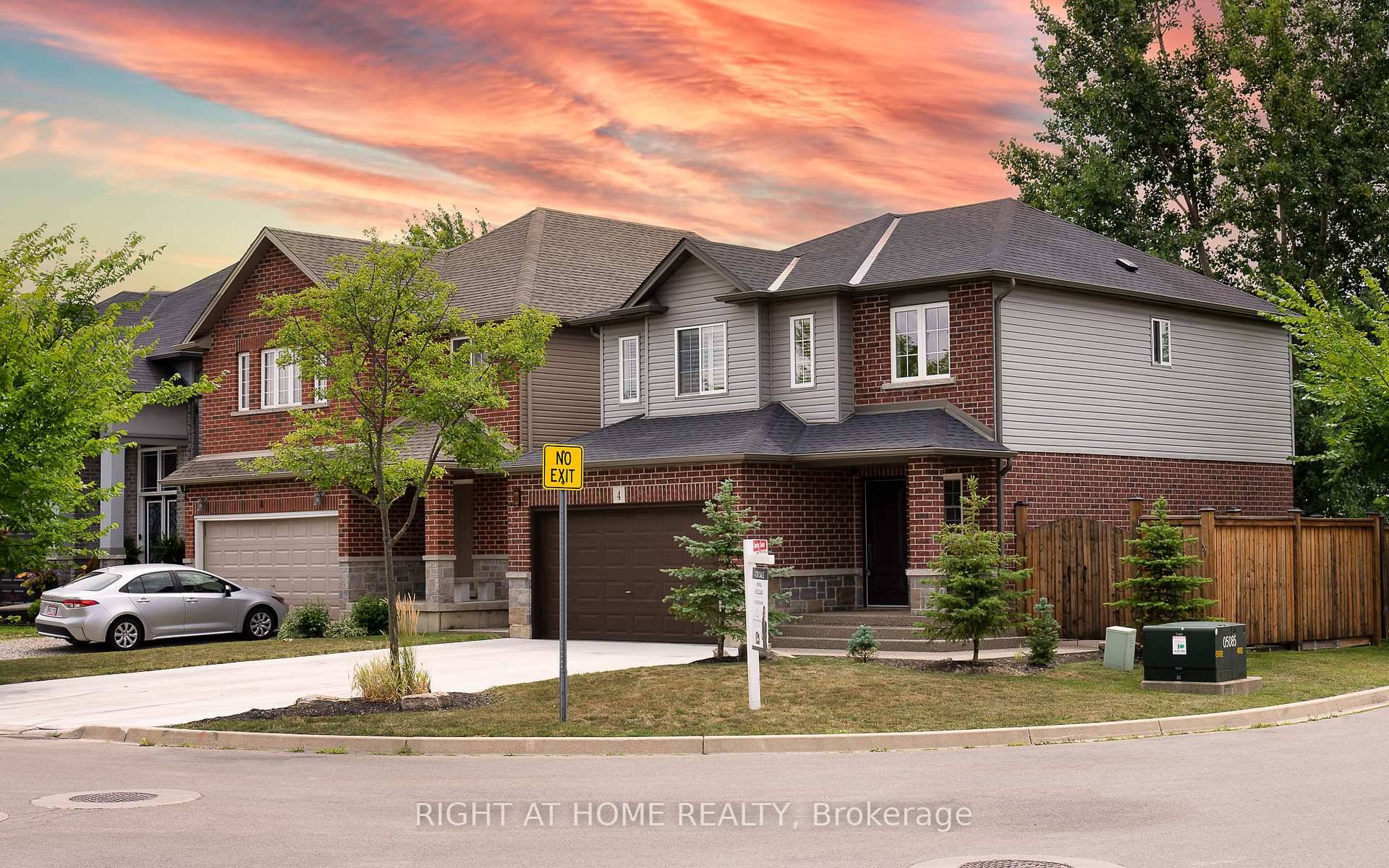 Welcome To This Beautiful amp ; Upgraded Exclusive Corner Lot Home In The Family Friendly Mount Hope Neighbourhood !