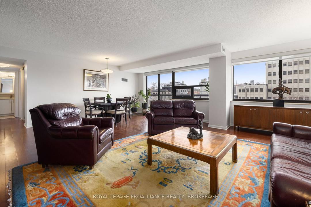 Welcome to the Landmark, one of downtown Kingston's most desirable waterfront condos with shopping and fine dining right at your door, and a short walk to Queens University, the hospitals ...