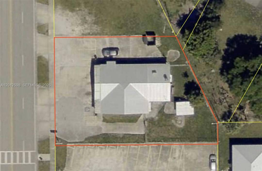 we are selling this Wonderfull plot of land 1 mile from the Sugar company, it is a.