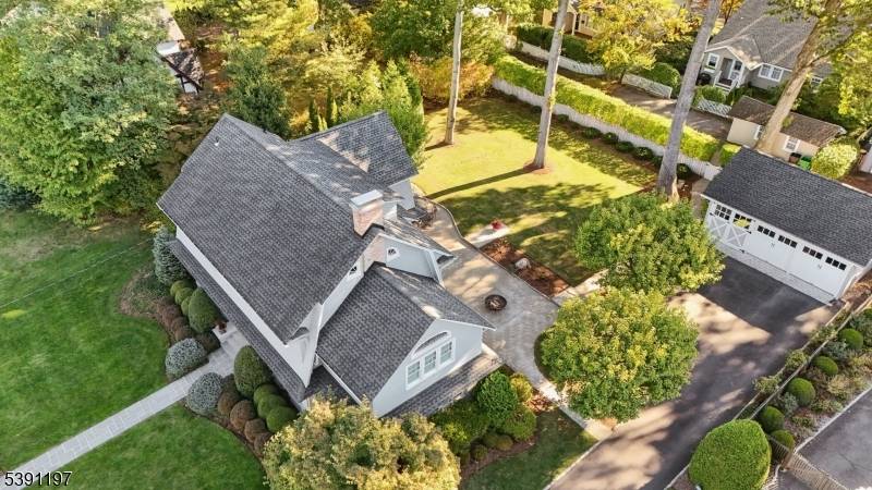 Location. Lifestyle. Luxury.