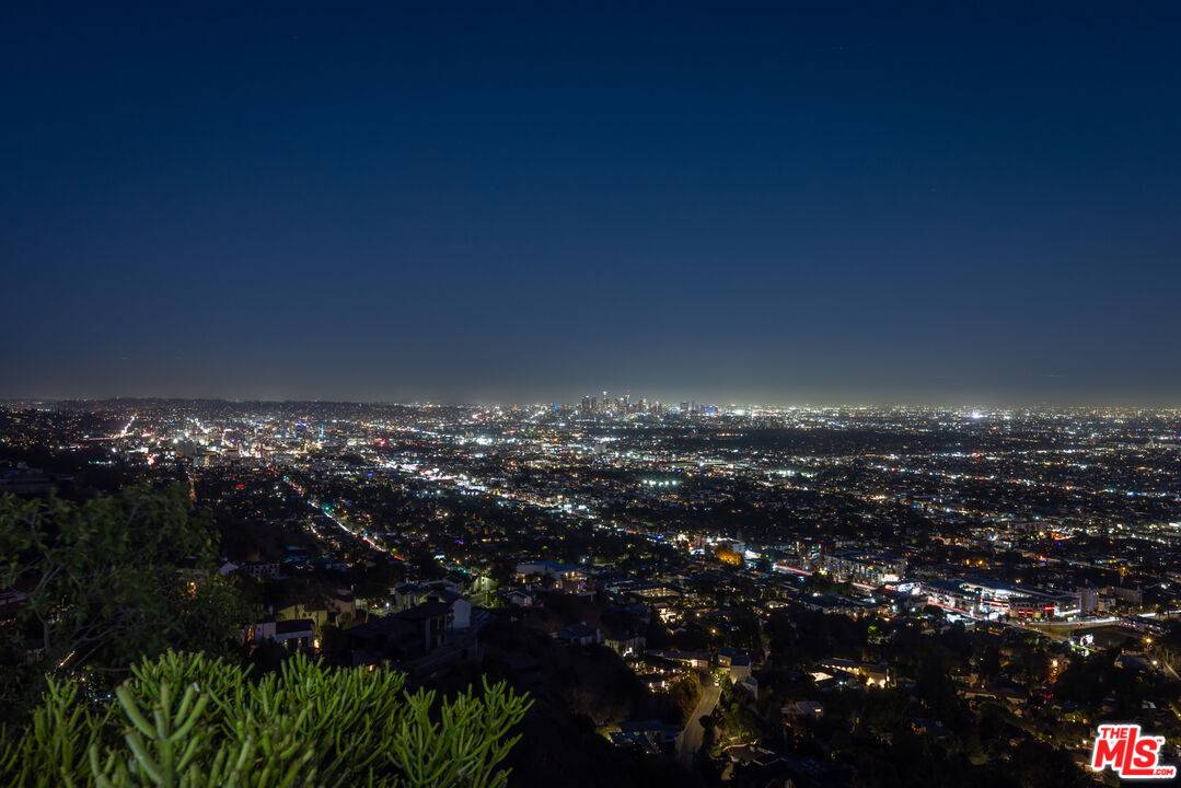 8300   Grand View Dr 5BR Hollywood Hills East La
