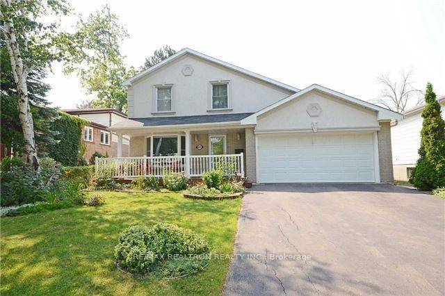 Unique 3Br House On A Quiet Cres In The Most Desired Part Of Erin Mills !