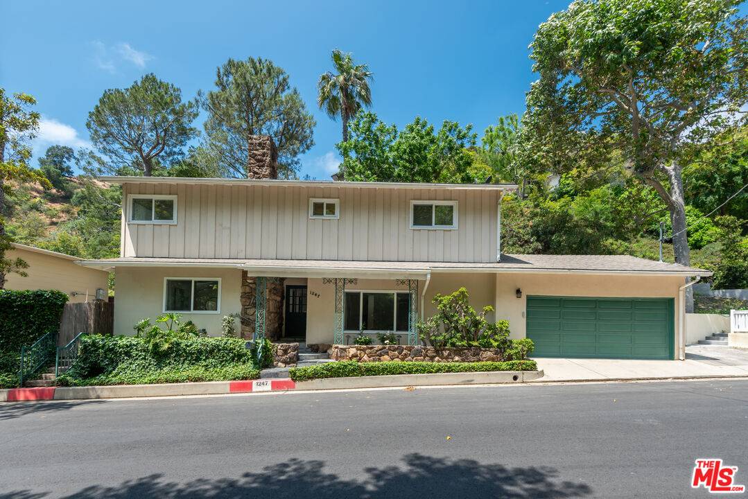 1247  N Bundy Dr 3BR Brentwood La