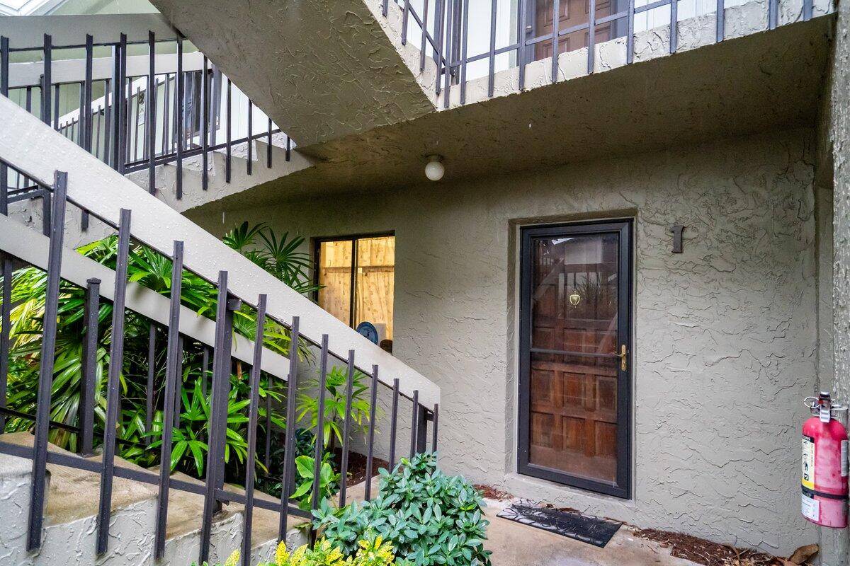 ALL AGE COMMUNITY ! This charming One bedroom One bathroom condo is located in the pristine community of.