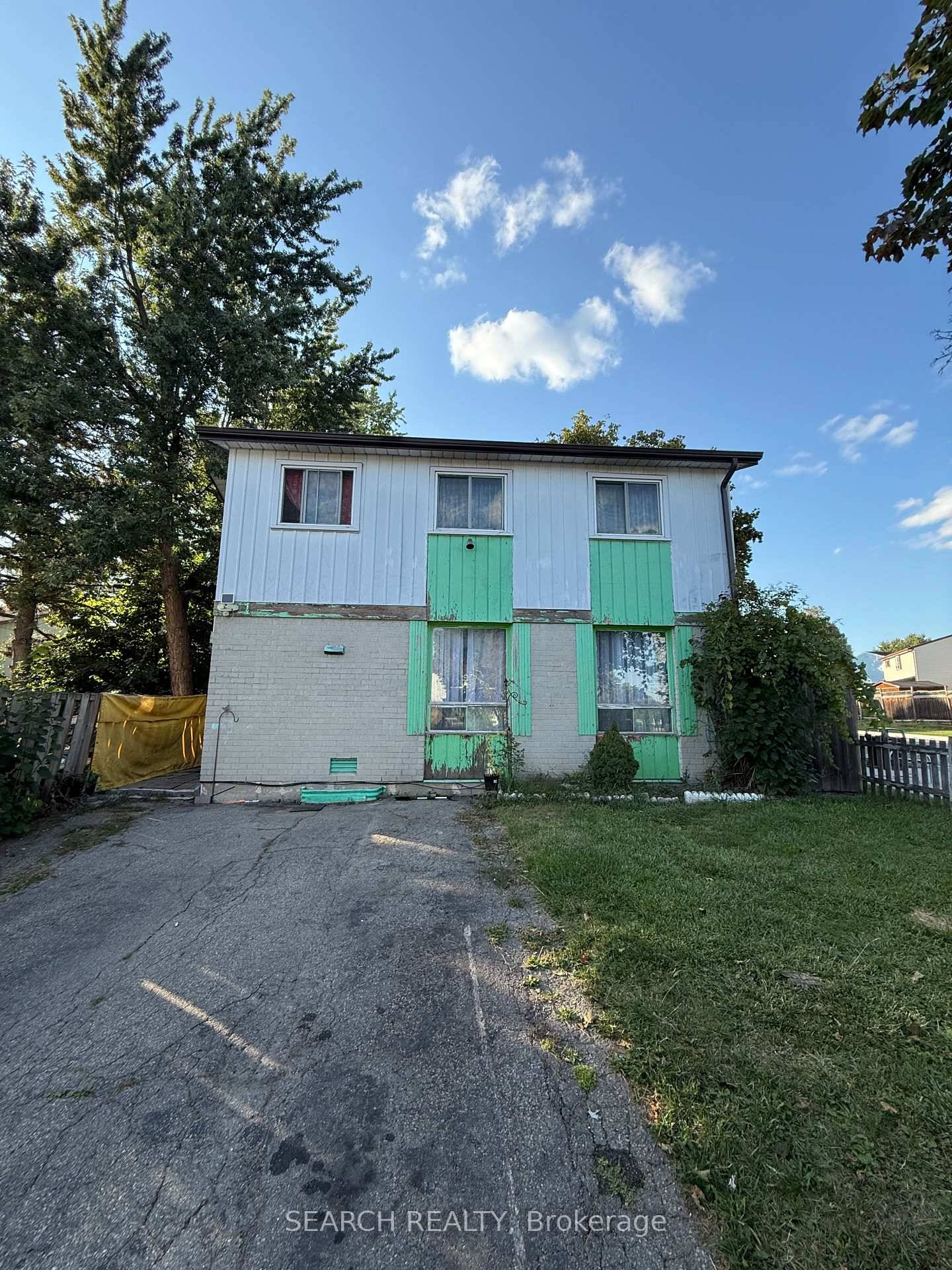 Fixer Upper with huge Potential, Motivated Seller !