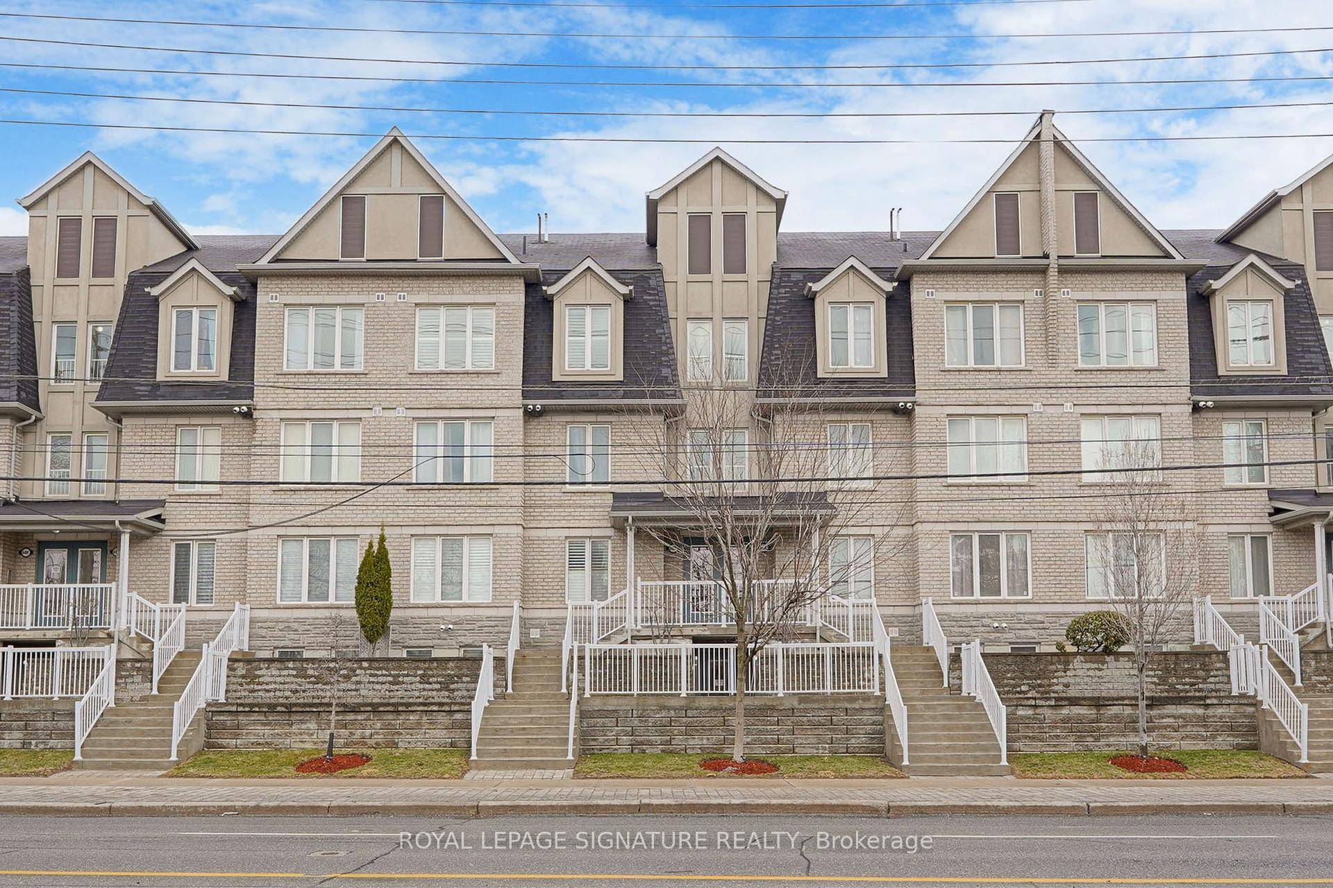 Welcome to this stylish and spacious condo townhome with a loft and private rooftop terrace, nestled in a charming, tree lined neighbourhood near Warden Woods.