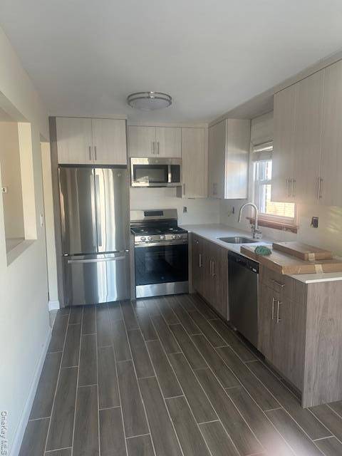 Spacious 3 bedroom apartment in excellent condition, featuring a bright and comfortable layout.