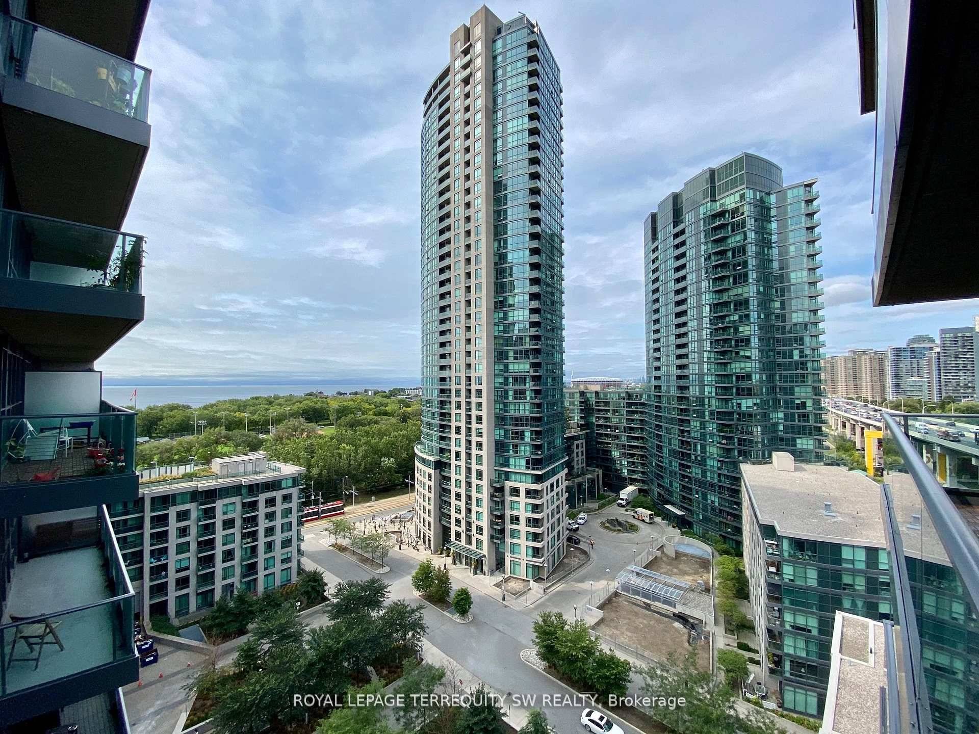 Live In Neptune Condominiums In The Highly Sought After Fort York Neighbourhood At Waterpark City !