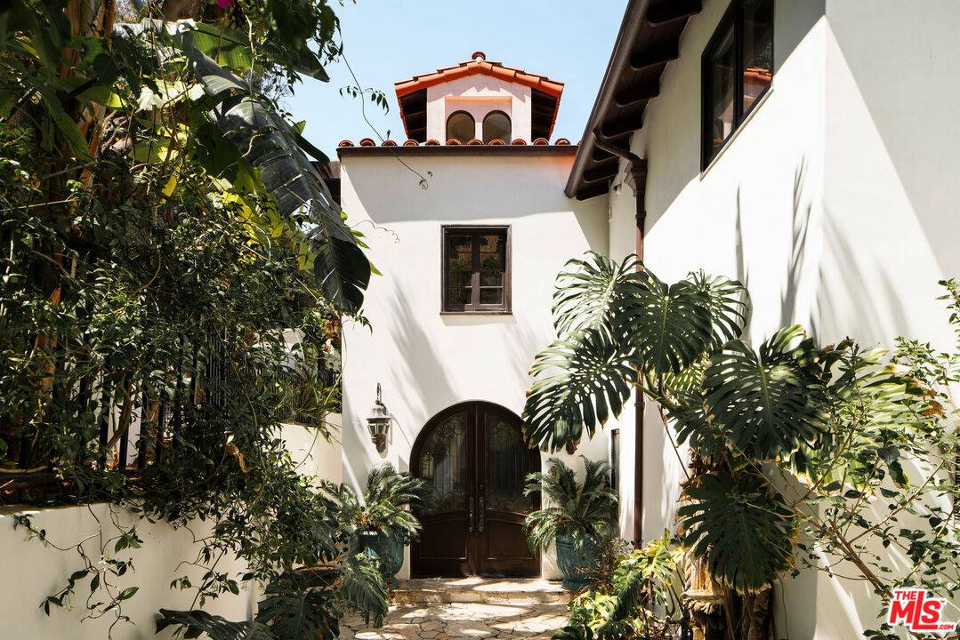 2225   Malaga Rd 5BR Hollywood Hills East La