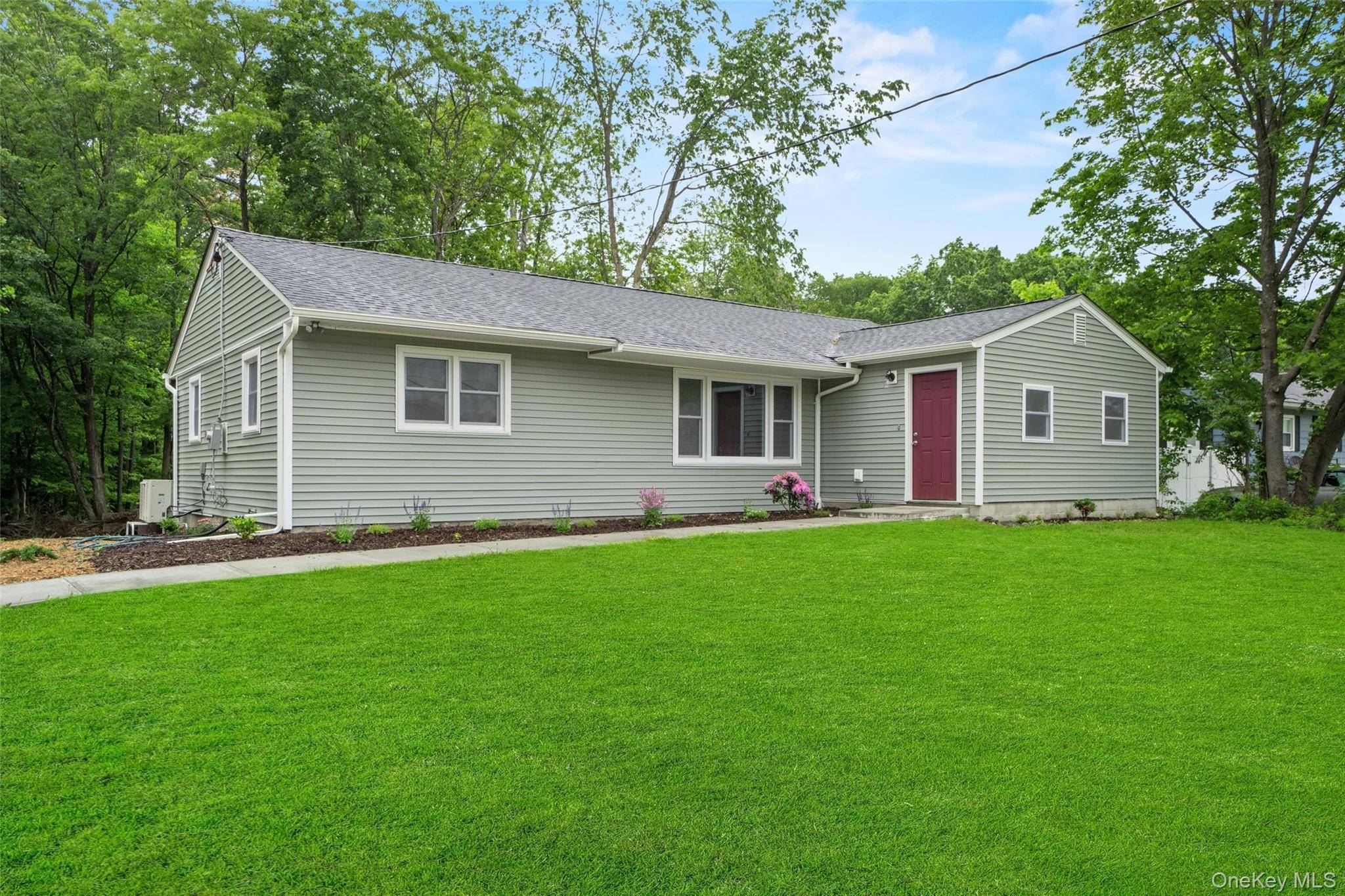Welcome to this beautifully updated, bright, open and spacious 4 bedroom, 2 bathroom Ranch style home the beautiful Hudson Valley, NY at Colden Park in the town of Newburgh within ...