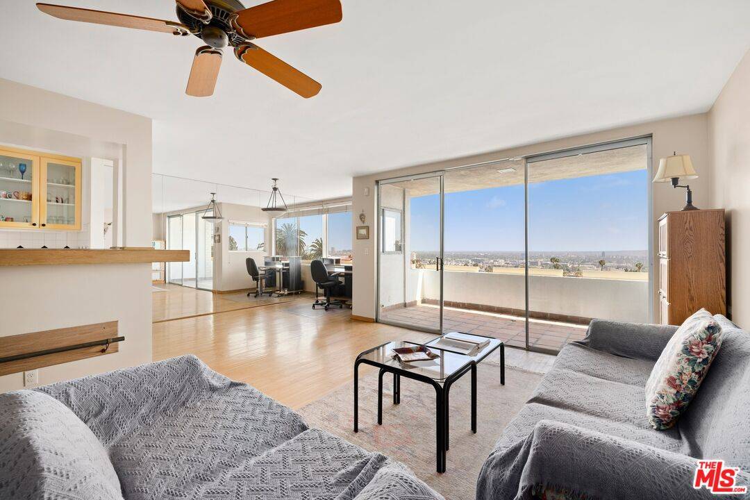 7309   Franklin Ave 2.0 Hollywood Hills East LA