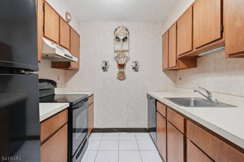 Welcome to Belleville ! This 2 bed 2 bath condo offers convenient living.