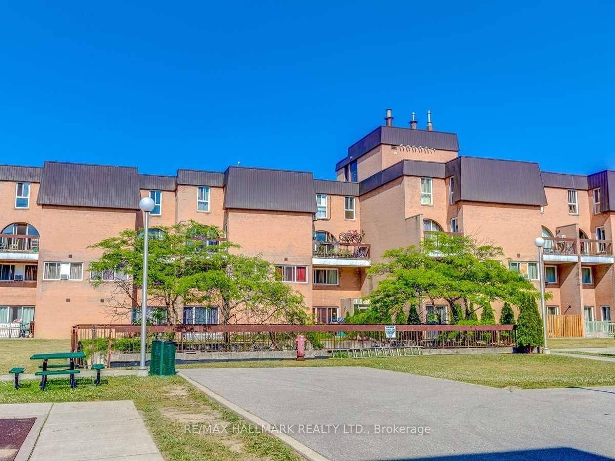 4 Bedroom 2 Storey Stacked Condo Townhouse W Clear Views, 2 Full Washrooms, En Suite Laundry.