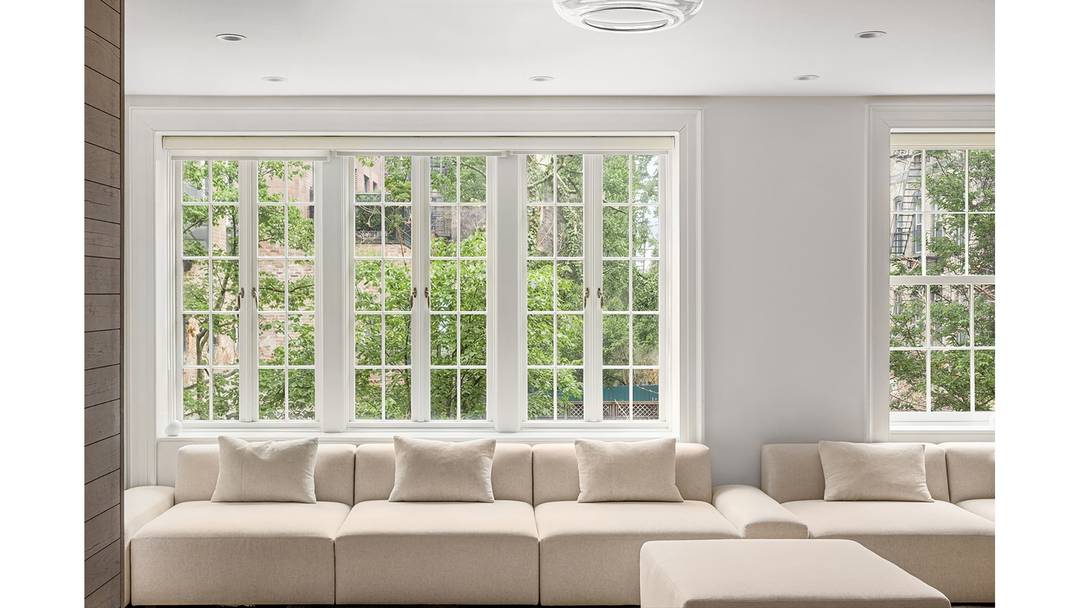 Presenting an exceptional opportunity on one of the West Village's most iconic blocks, 395 Bleecker Street is a meticulously renovated, 20 foot wide landmarked townhouse that seamlessly blends historic charm ...