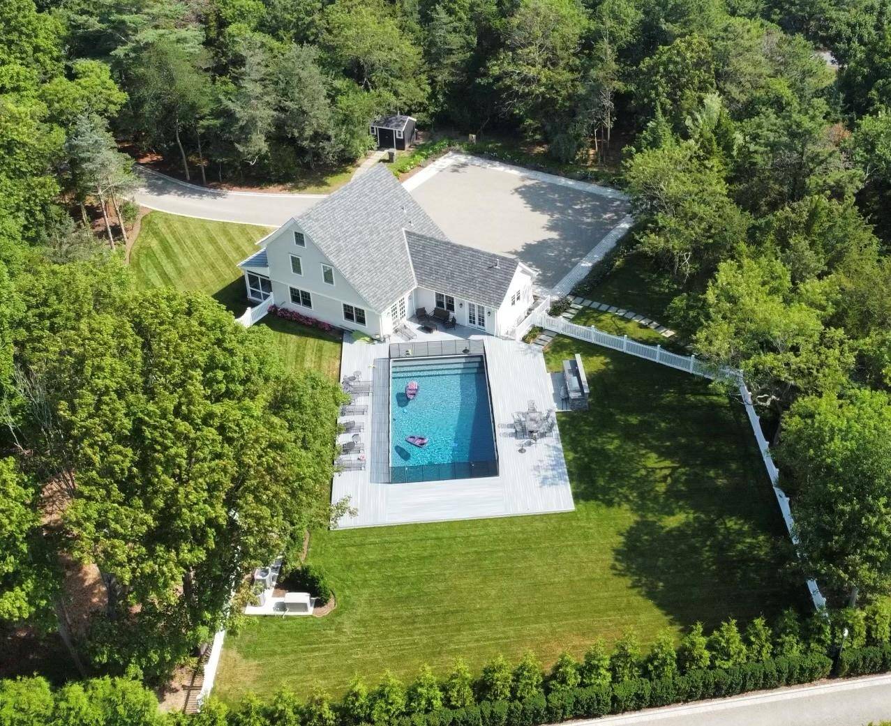 Welcome to 30 Club Lane, where elegance meets comfort in this stunning seasonal rental opportunity.