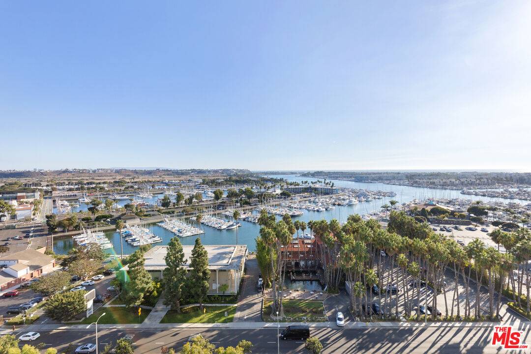 13600   Marina Pointe Dr 2BR Marina Del Rey La