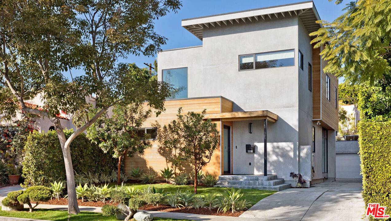 8925   Dorrington Ave Beverly Grove LA