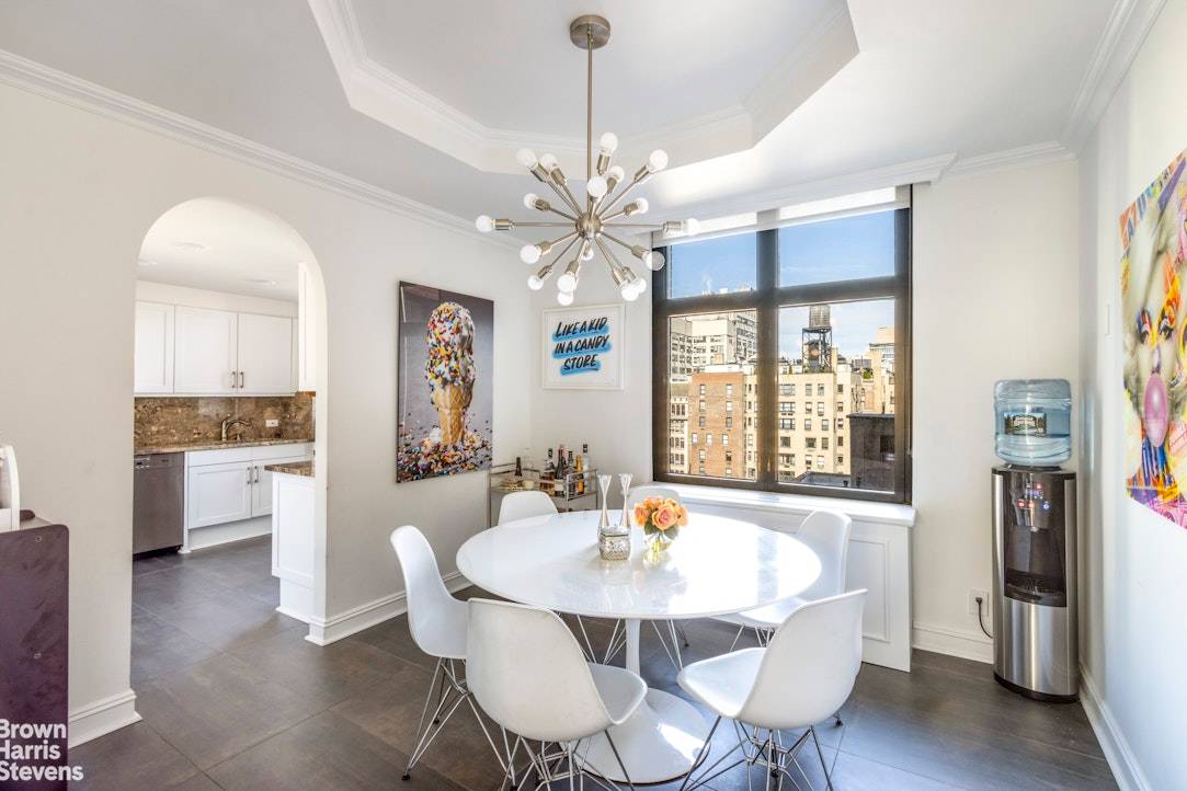 NEW TO MARKET ! ! Open eastern and western exposures flood this 2 bedroom 2.