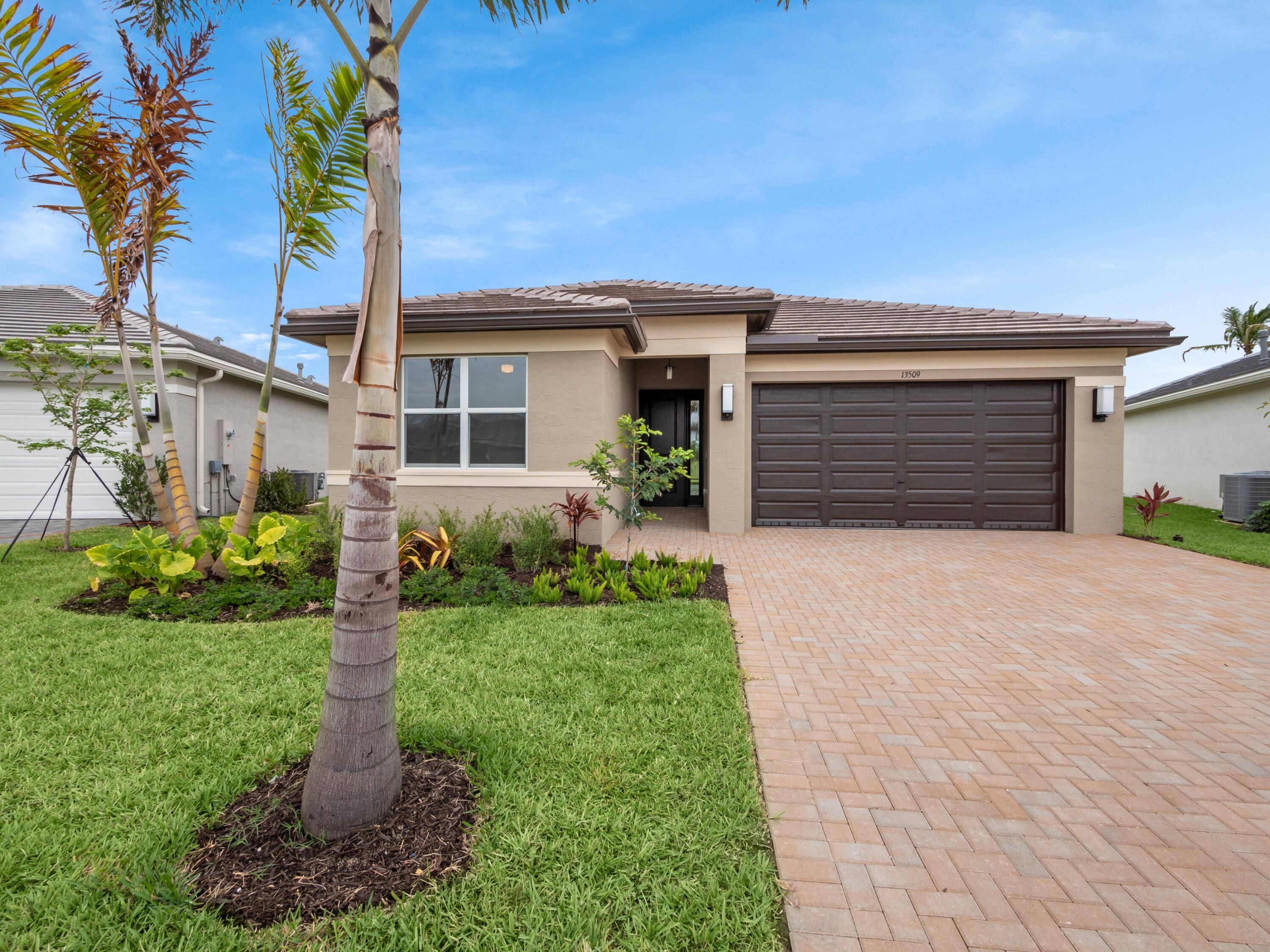 Experience everyday living that feels like a resort vacation in Valencia Grove at Riverland St.