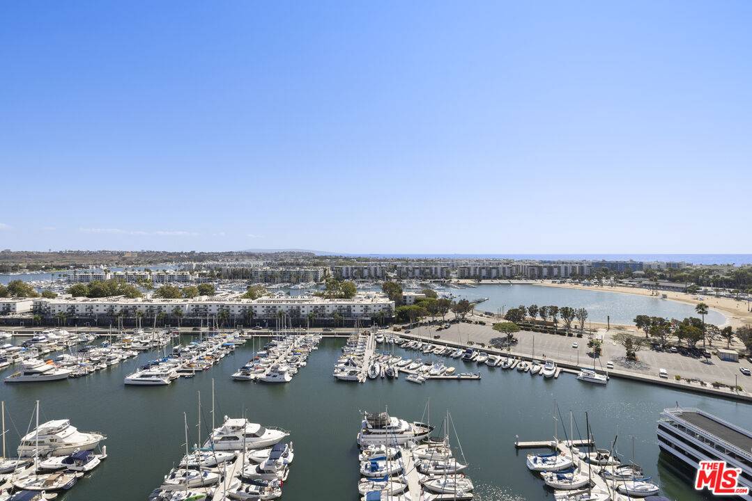 4267 Marina City Dr 3BR Marina Del Rey La