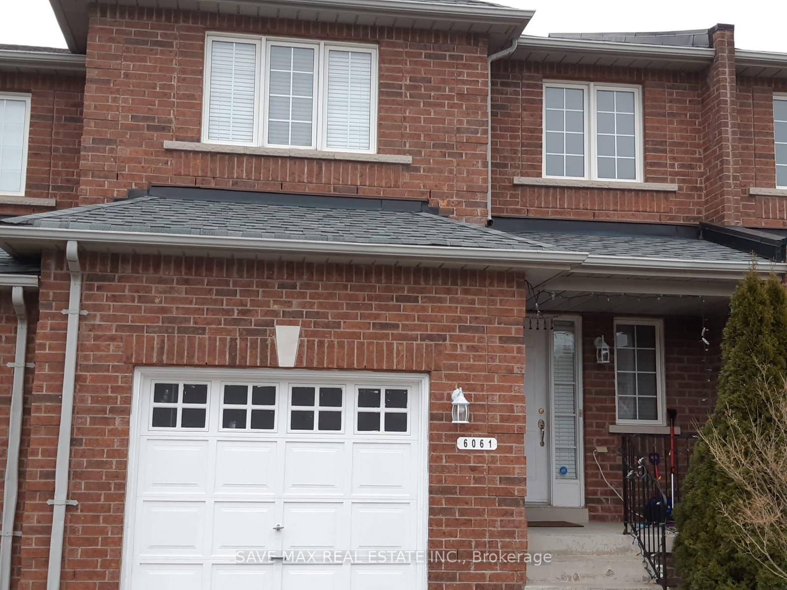 Amazing Opportunity To Lease A Gorgeous Executive 2 Story Freehold Town Home In One Of The Prime East Credit Neighborhood !